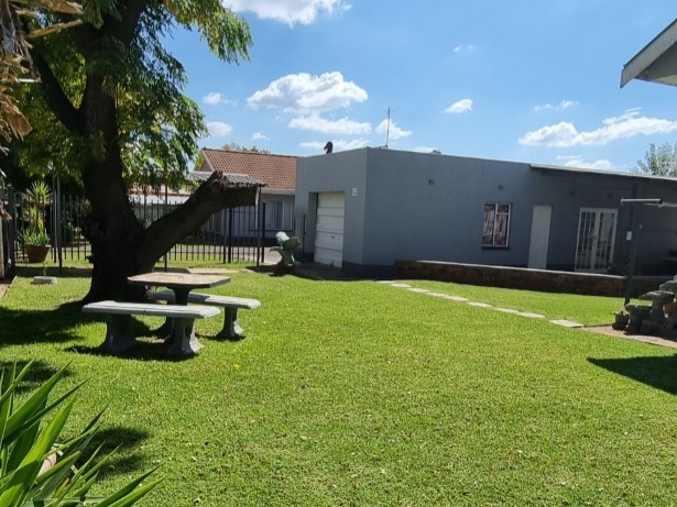 5 Bedroom Property for Sale in Parys Free State